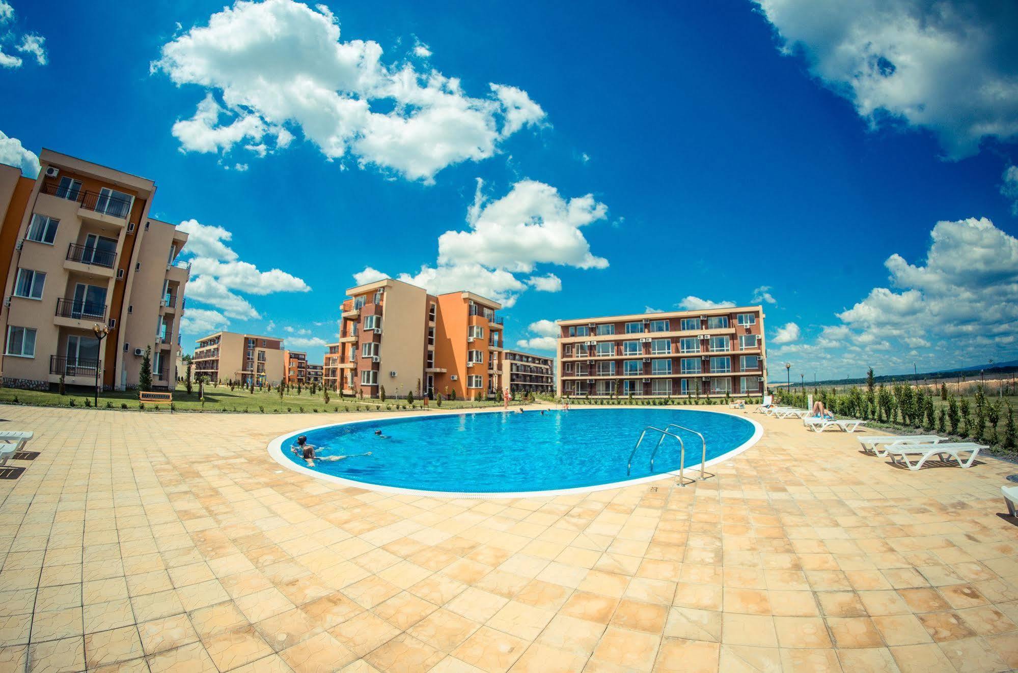 Holiday Fort Golf Club Sunny Beach Eksteriør billede