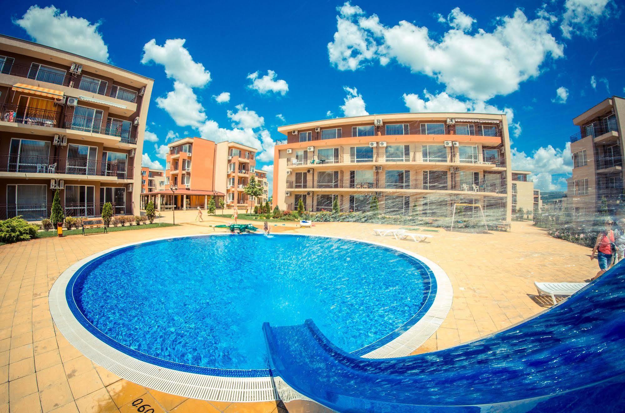 Holiday Fort Golf Club Sunny Beach Eksteriør billede