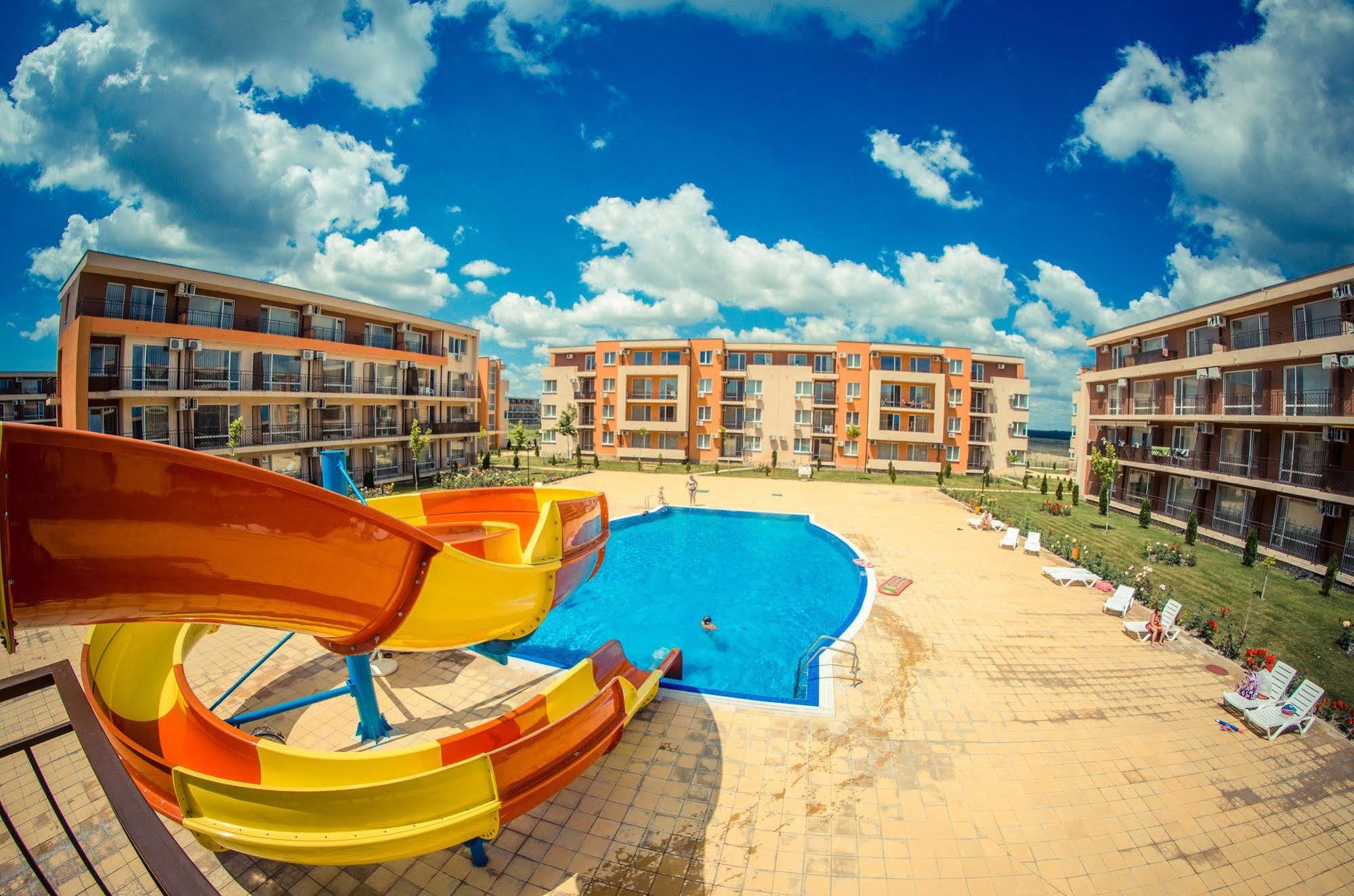 Holiday Fort Golf Club Sunny Beach Eksteriør billede